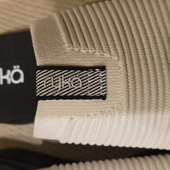 Ryka Epic Slide Sandals New Floor Model White & Black Size 7M - Picture 10 of 10